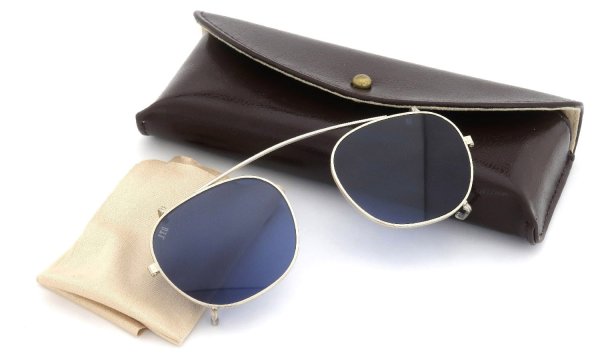 JULIIUS TART OPTICALのAR44サイズ専用のクリップオンサングラス 16KGOLD/BLUE-16