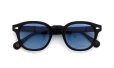 MOSCOT 紫外線調光サングラス LEMTOSH 49size(M) col.BLACK BLUE+ 偏光反応の濃いレンズの状態