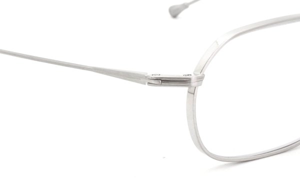 PETER AND MAY 伊達メガネ通販 TT11 AKIRA col.BRUSHED SILVER フロントとテンプルの合口のディテール
