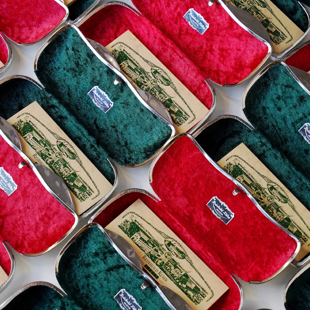 REINHOLD KUHN 特別色 販売開始