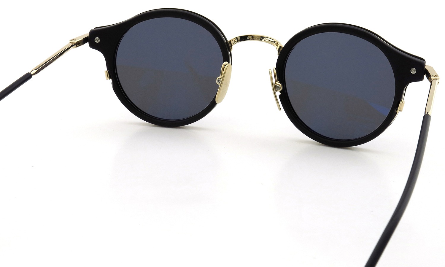 THOM BROWNE.  TB-807-A-T BLk-12kGLD 45size