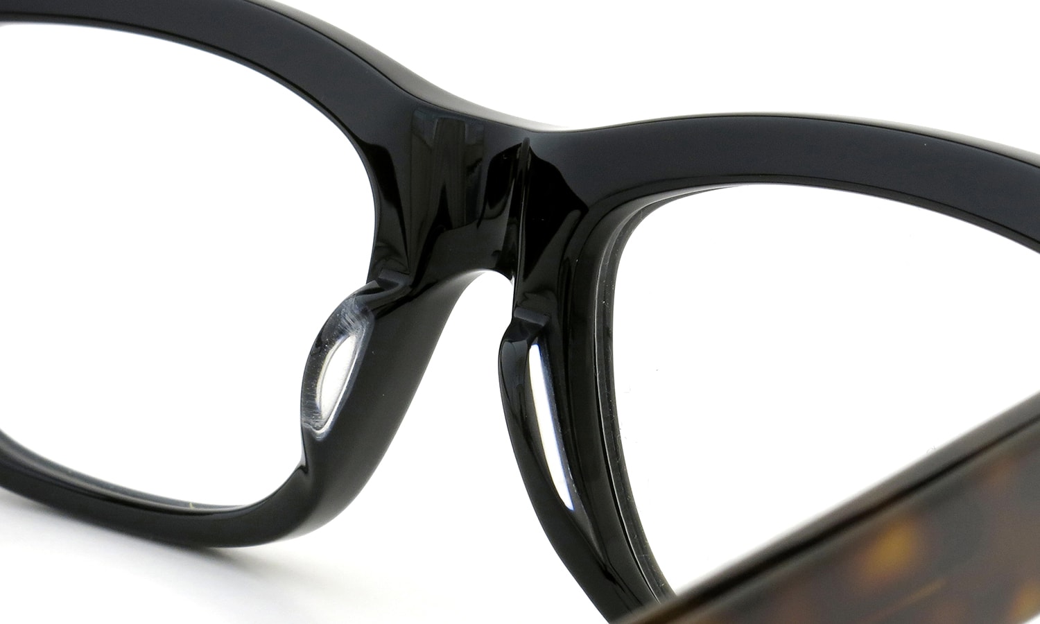 CONSUL-s Black Tortoiseshell