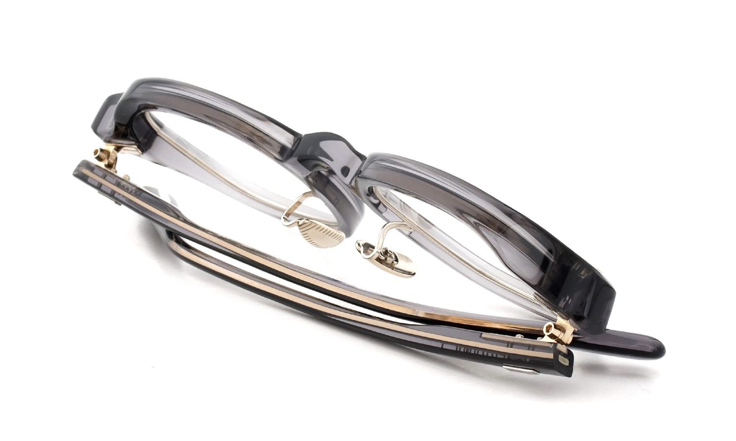 YUICHI TOYAMA:5 メガネ通販 BEACON col.02