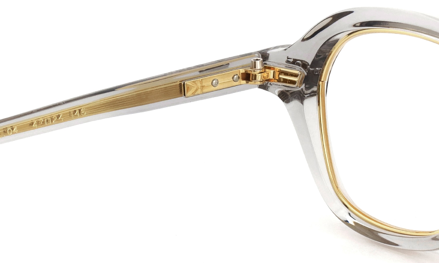 YUICHI TOYAMA:5 メガネ通販 BEACON col.04