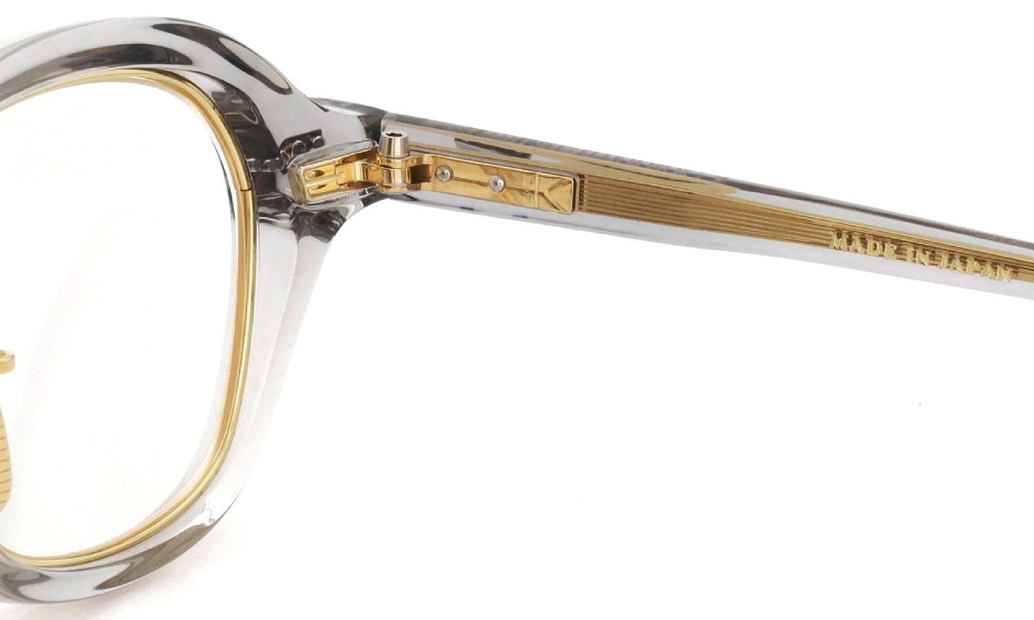 YUICHI TOYAMA:5 メガネ通販 BEACON col.04