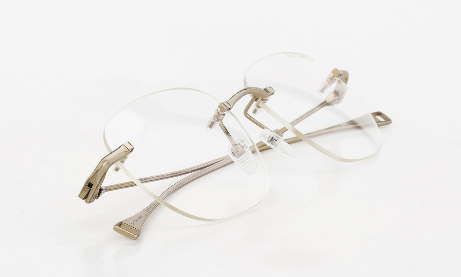 DITA Lancier 縁無しメガネ通販 LSA-130 DLX130-A-01 Gold Sand 折り畳んだ状態1