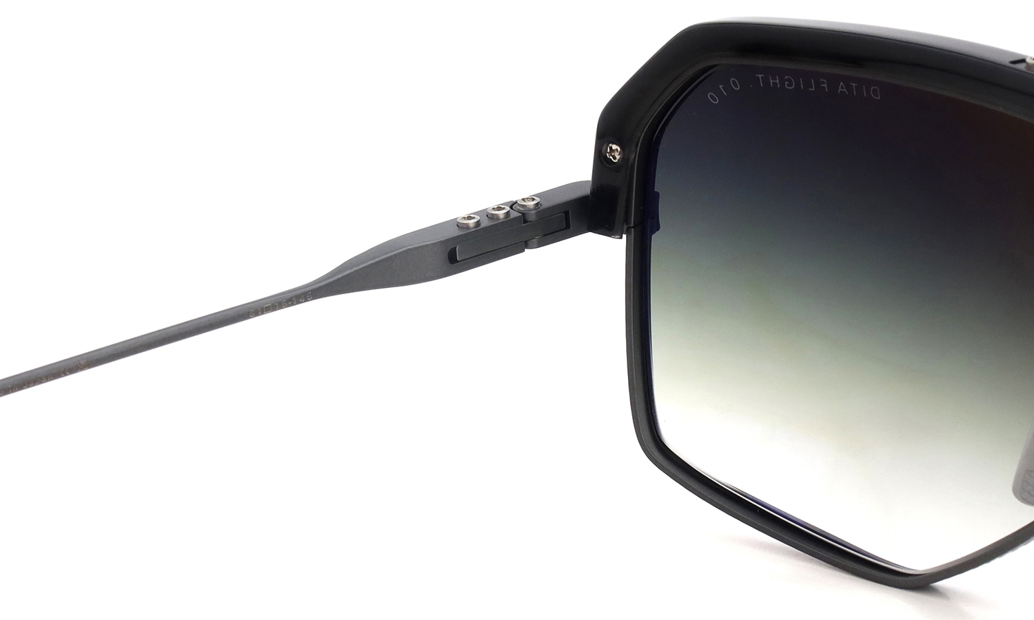 DITA サングラス FLIGHT.010 DTS477-A-03 左側ヒンジの裏側と左テンプルのディテール