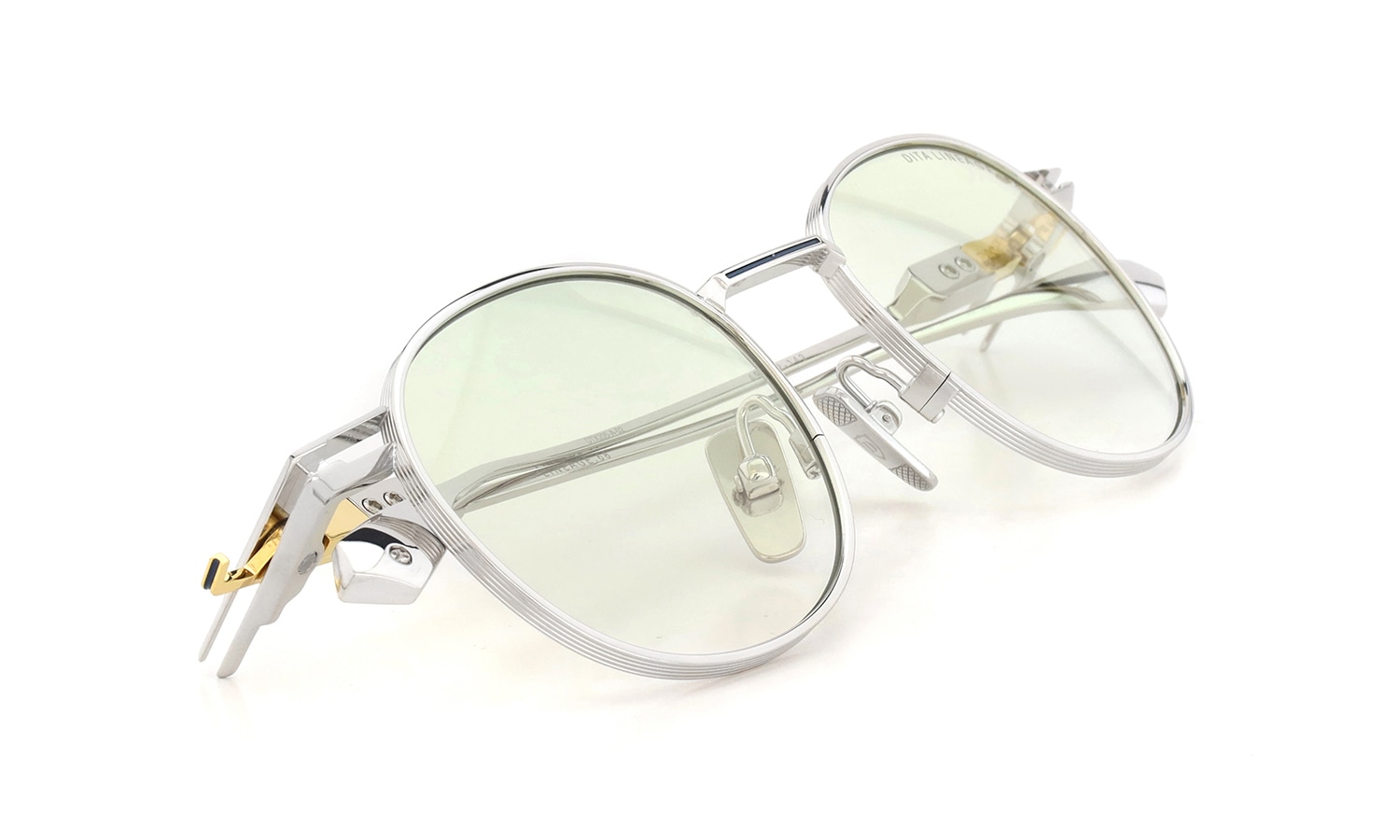 DITA サングラス LINEAGE.68 DTX205-A-02 Shiny Silver - Yellow Gold 折り畳んだ状態