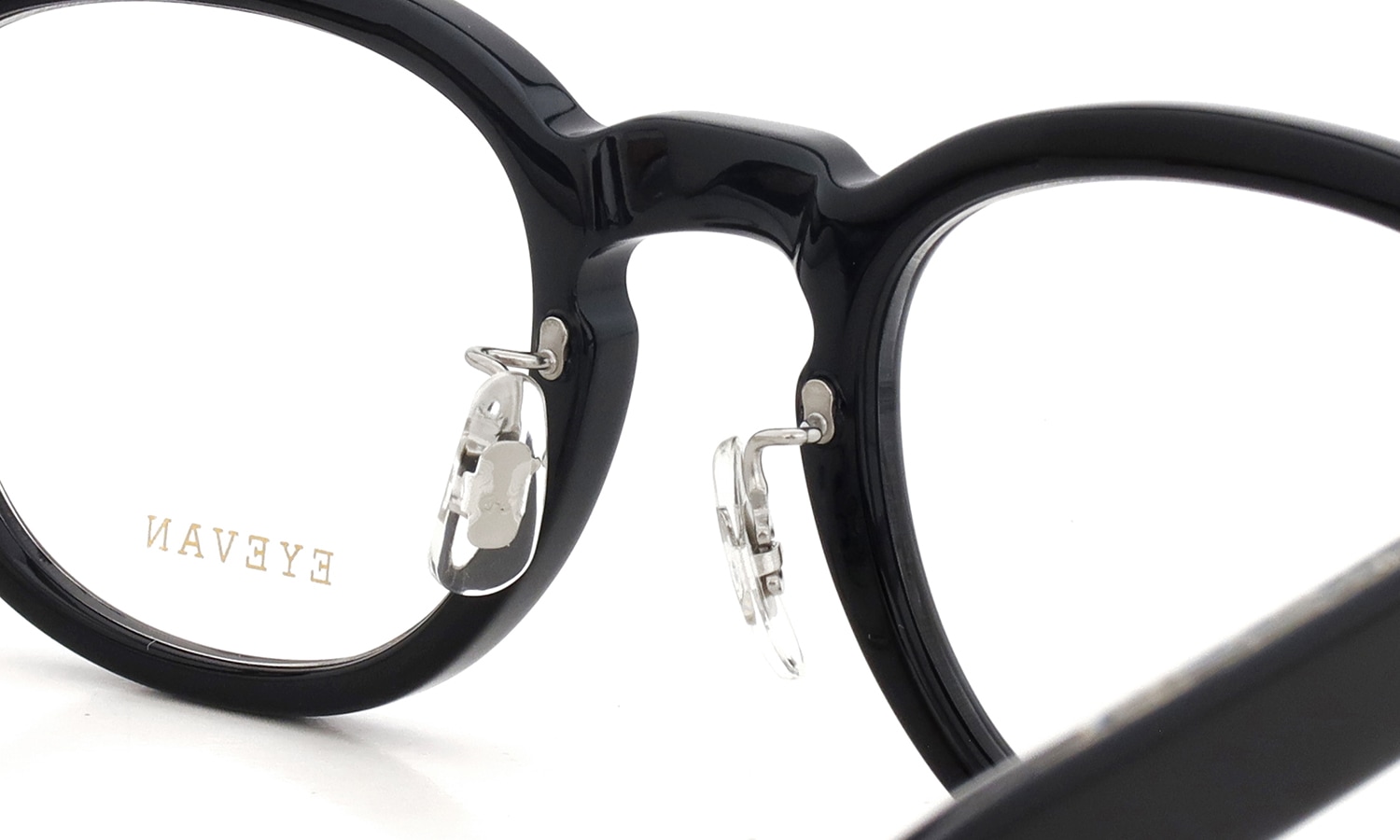 EYEVAN メガネ通販 Webb-CP(47) col.PBK/S ブリッジ裏とパットのディテール
