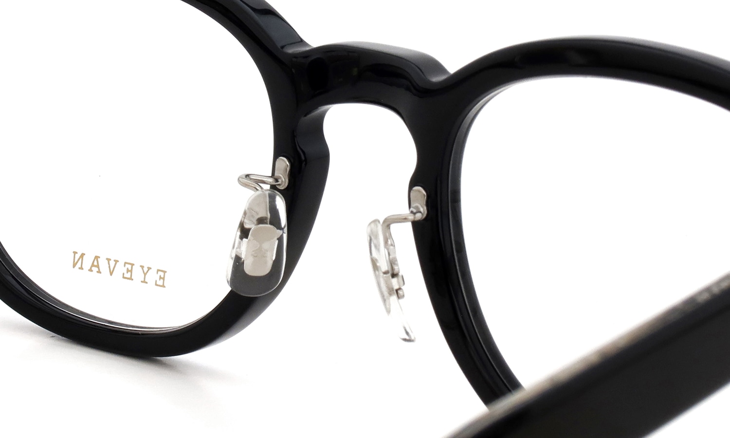 EYEVAN メガネ Webb-CP(49) col.PBK/S ブリッジ裏とパットのディテール