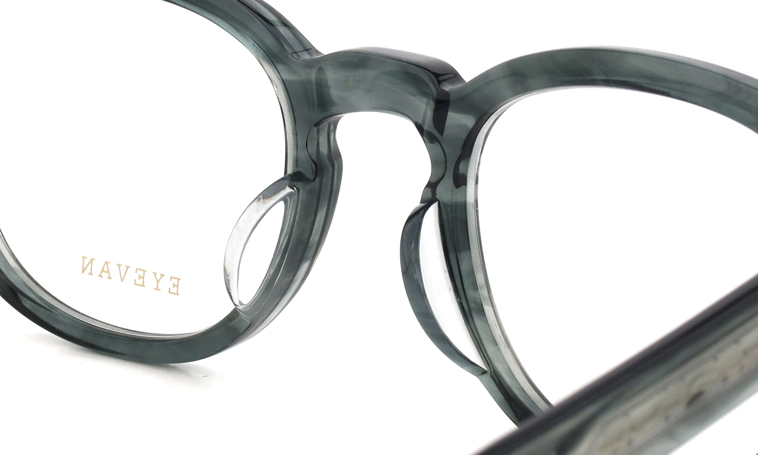 EYEVAN メガネ通販 Webb(47) col.AGN ブリッジとパットのディテール