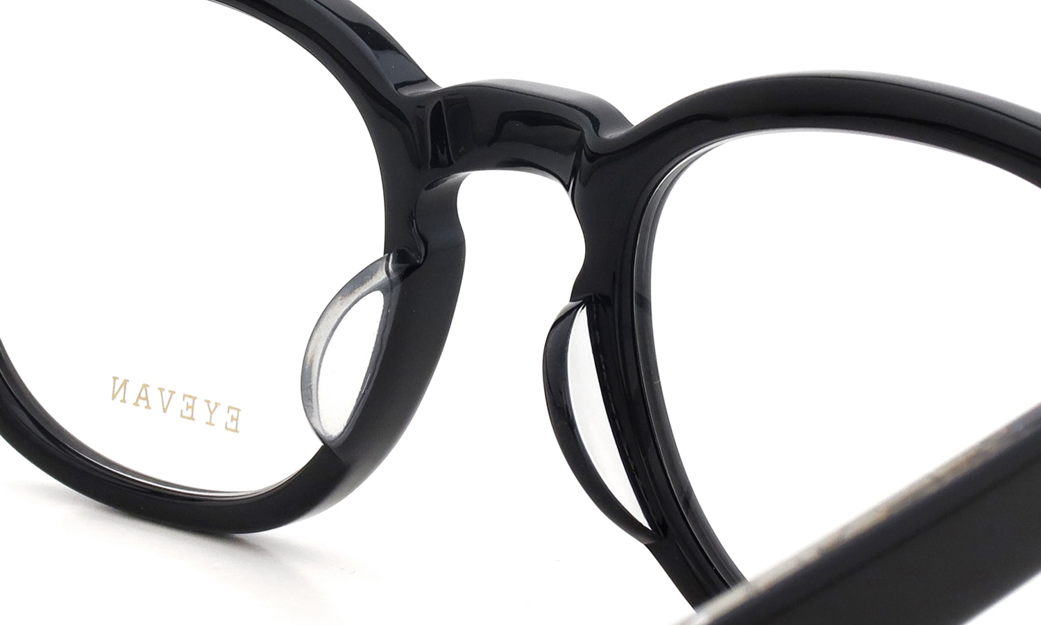 EYEVAN メガネ通販 Webb(49) col.PBK/S ブリッジ裏側とパットのディテール