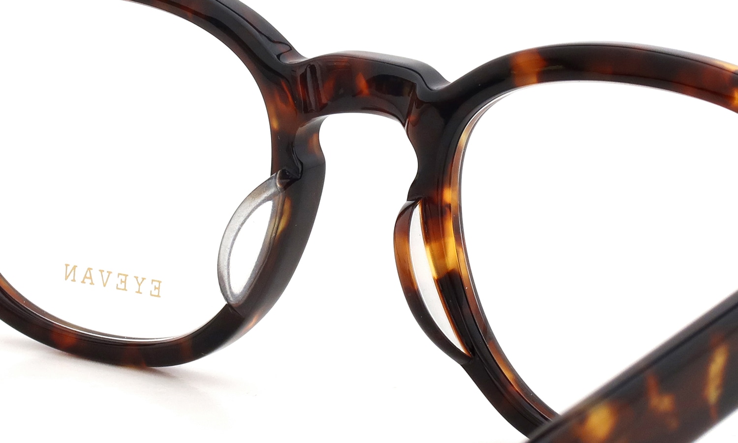 EYEVAN メガネ通販 Webb(49) col.TORT ブリッジ裏側とパットのディテール
