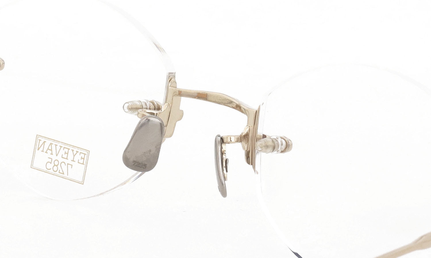 EYEVAN7285 メガネ通販 1196-1 (48) C.902 WHITE GOLD 二重のブリッジとパットのディテール