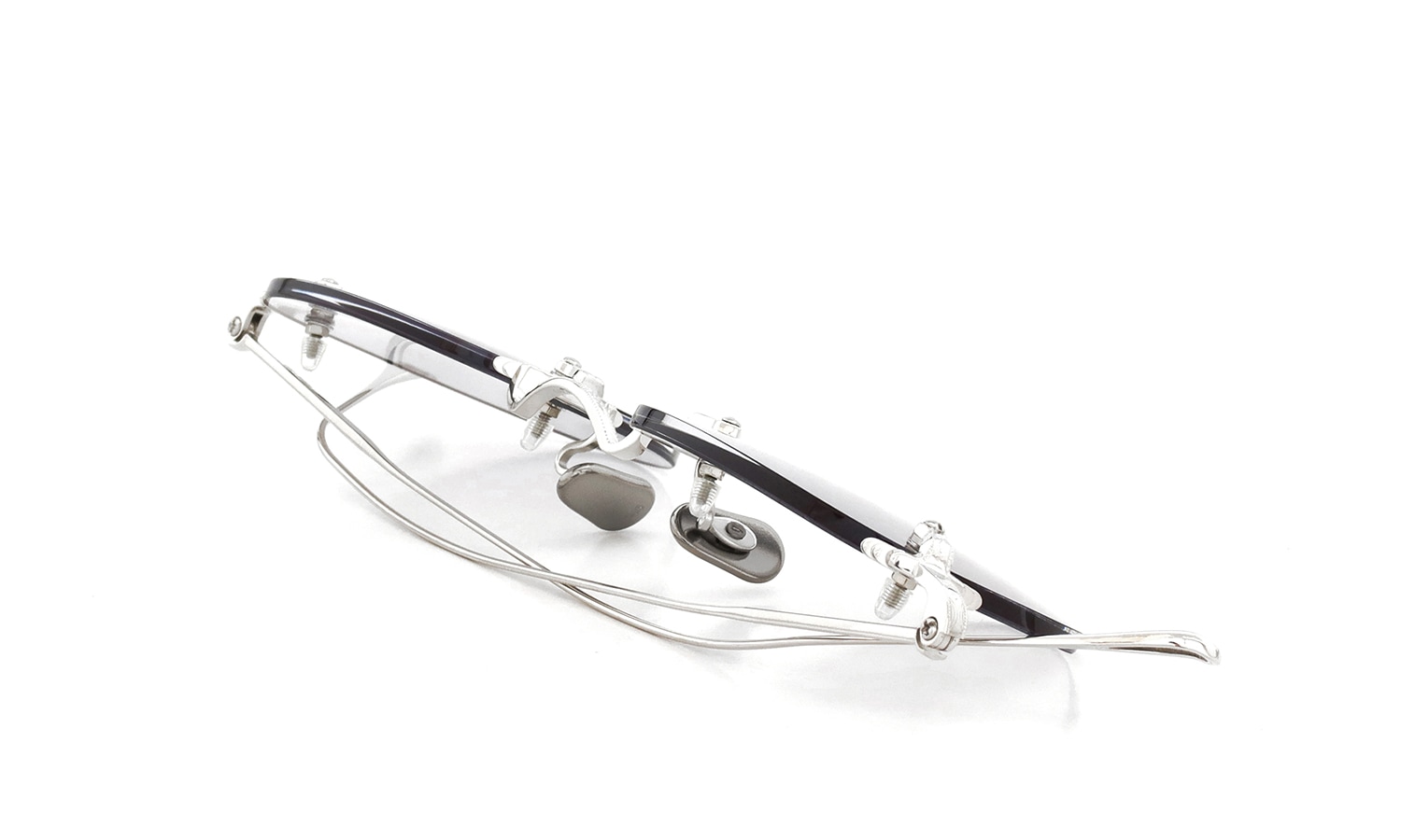 EYEVAN7285 サングラス 140(48) C.800/MRM SF.GRY35 折りたたみの状態2