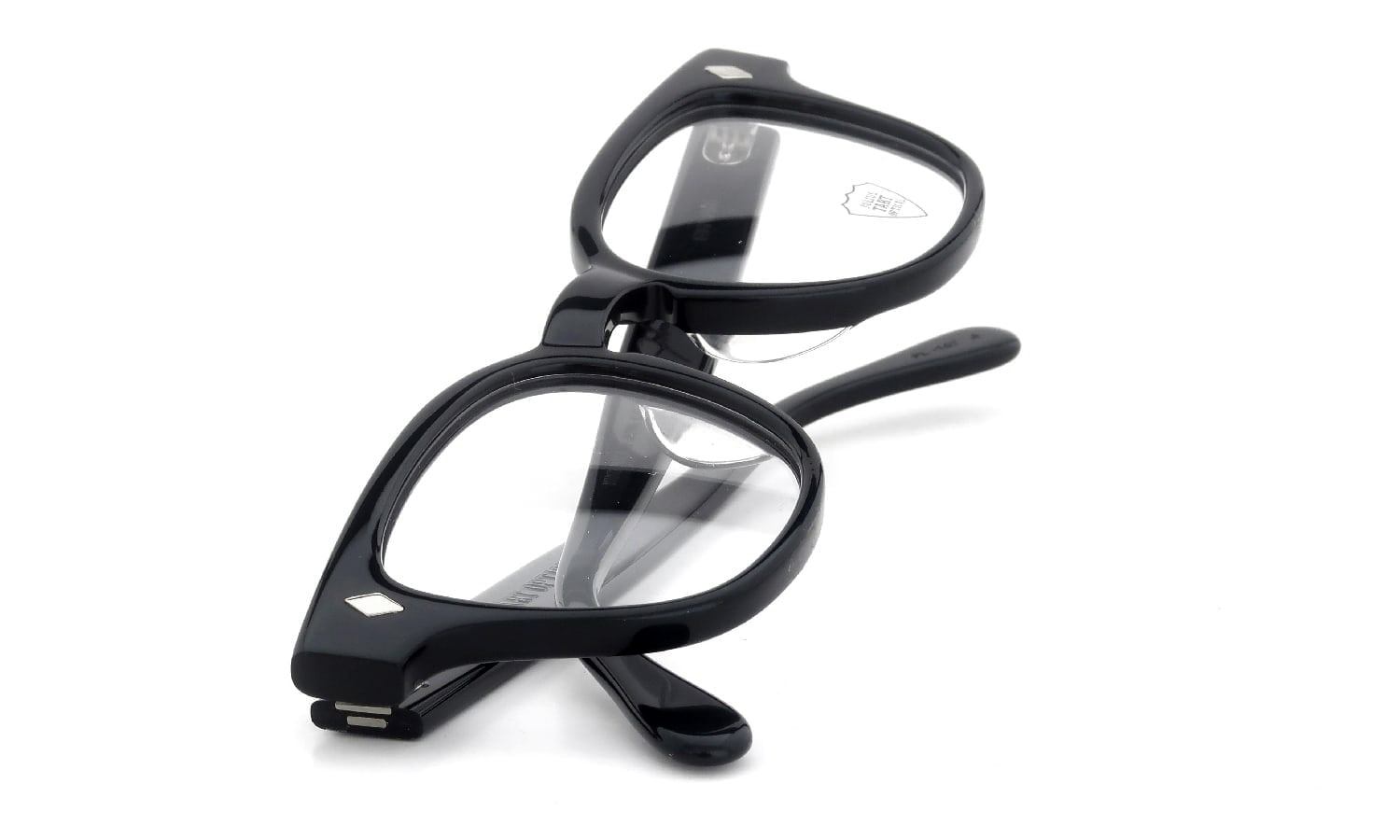 JULIUS TART OPTICAL メガネ BRYAN-48-22 col.BLACK 折り畳んだ状態1