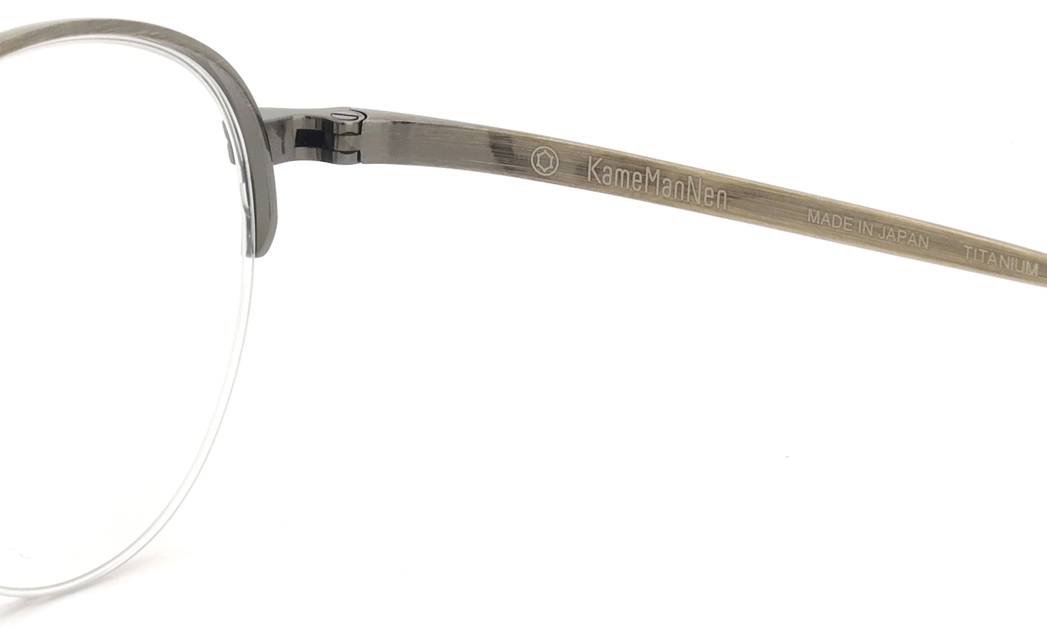 KameManNen メガネ通販 KMN-9931 AG 45size 右側ヒンジ裏面と刻印