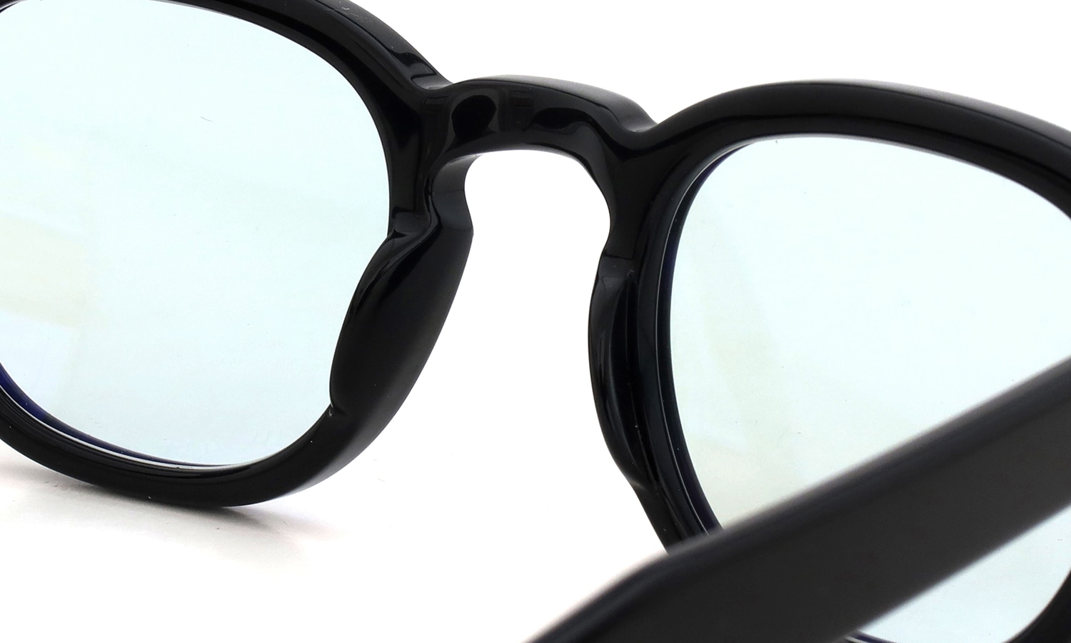 MOSCOT 紫外線調光サングラス LEMTOSH 46size col.BLACK BLUE+ ブリッジの裏側と通常仕様のパットディテール