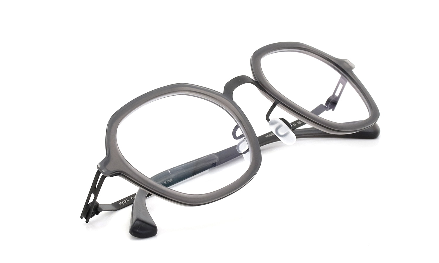 MYKITA メガネ DIMAS COL.692 折り畳んだ状態1