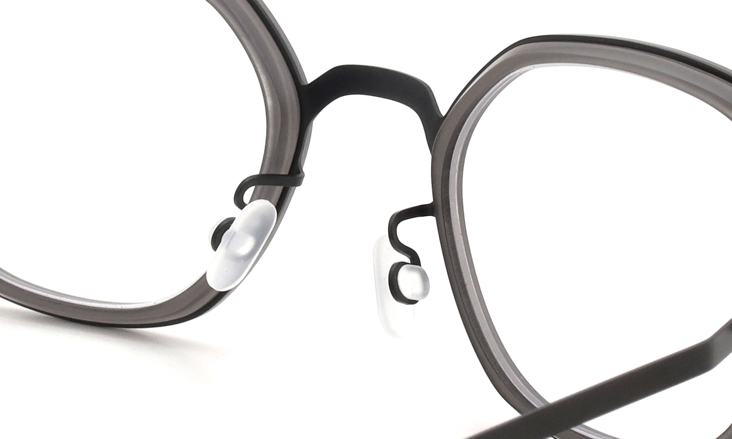 MYKITA メガネ DIMAS COL.692 ブリッジとパット裏側のディテール