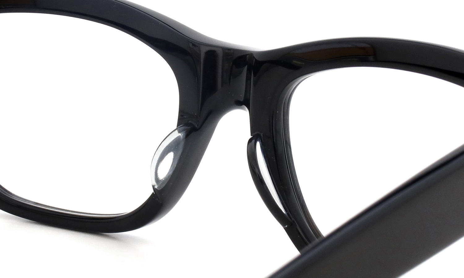 Oliver Goldsmith 限定生産セルロイドメガネ CONSUL-50 NO(ブラック) ブリッジ裏側とパットのディテール