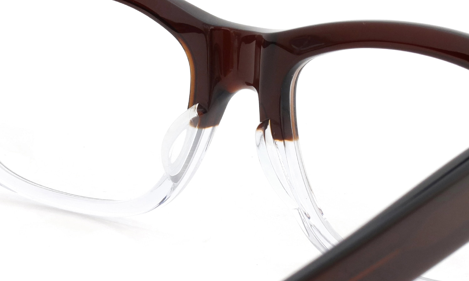 Oliver Goldsmith メガネ CONSUL-g col.Beer Float ブリッジ裏側とパットのディテール