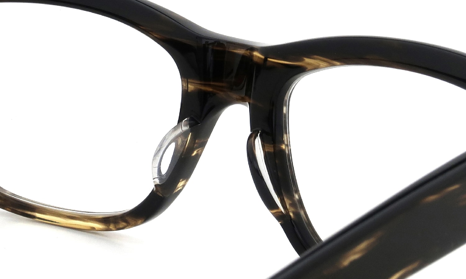 Oliver Goldsmith メガネ CONSUL-s col.Bracken ブリッジ裏側とパットのディテール