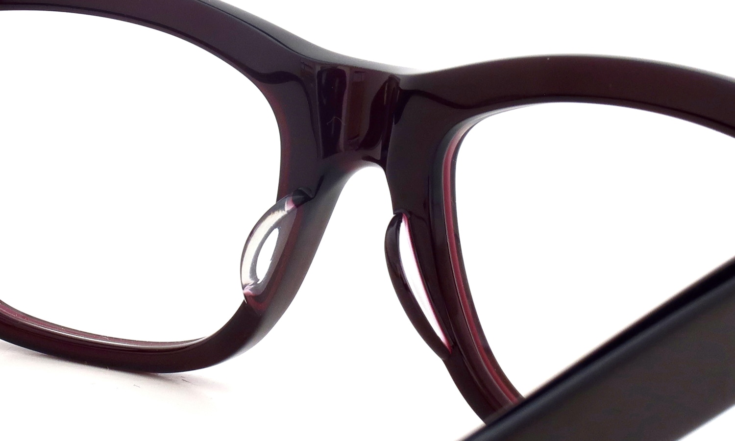 Oliver Goldsmith メガネ CONSUL-s col.Red-Coat ブリッジ裏側とパットのディテール