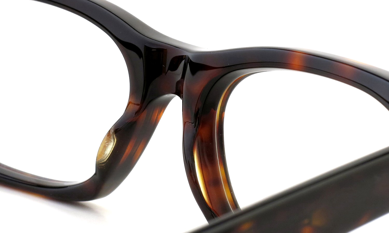 Oliver Goldsmith メガネ通販 VICE CONSUL-g Dark Tortoiseshell ブリッジ裏側と標準パットの詳細