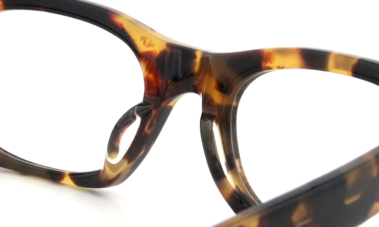 Oliver Goldsmith メガネ VICE CONSUL-ss col.Leopard ブリッジ裏側とパットのディテール