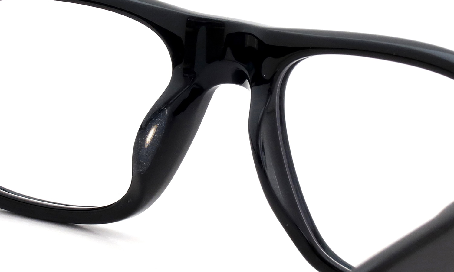 PETER AND MAY ピーターアンドメイ メガネ COTE COUR col.BLACK ブリッジ裏とパットのディテール