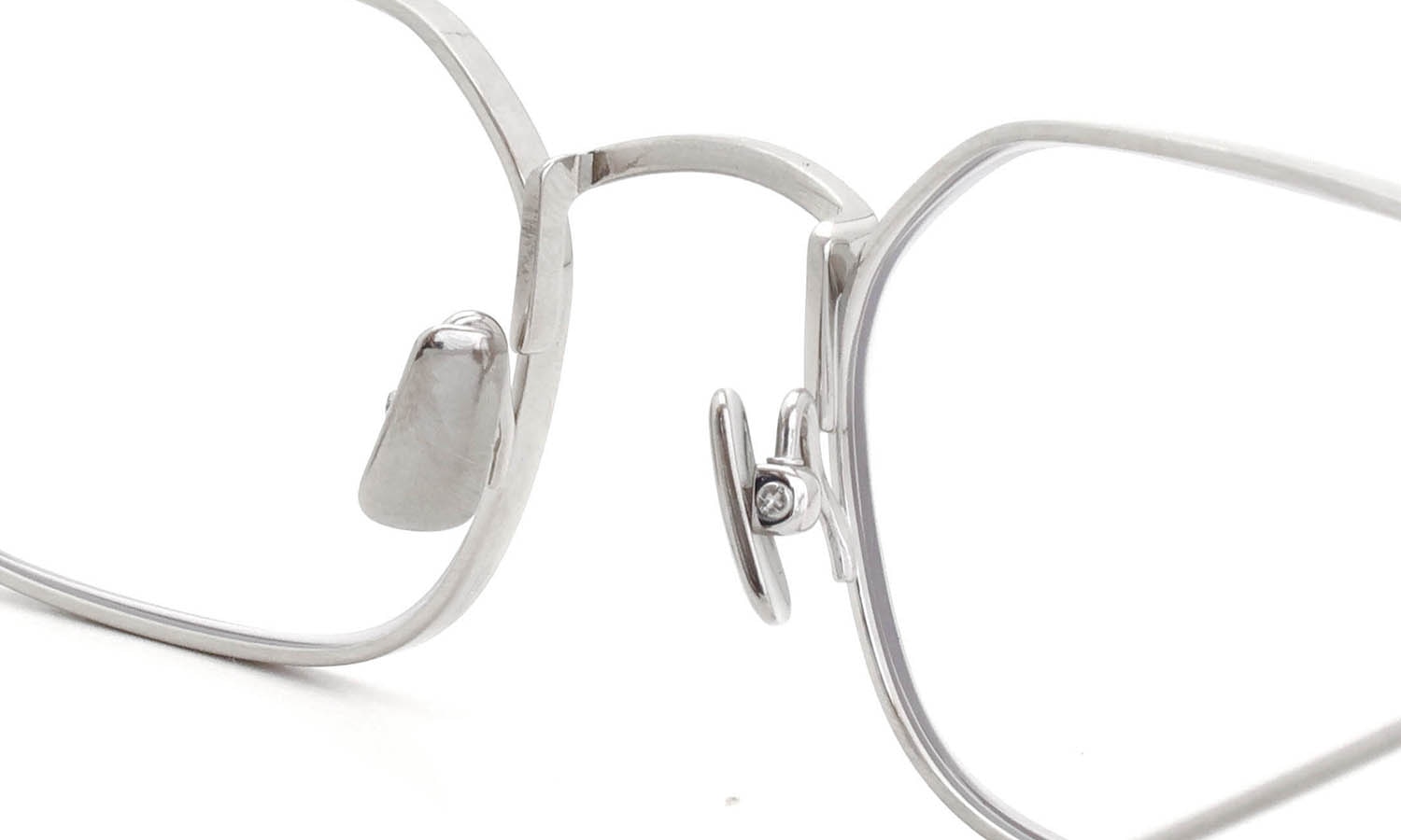 PETER AND MAY ピーターアンドメイ 伊達メガネ通販 TT11 AKIRA col.BRUSHED SILVER ブリッジ裏面とパットのディテール