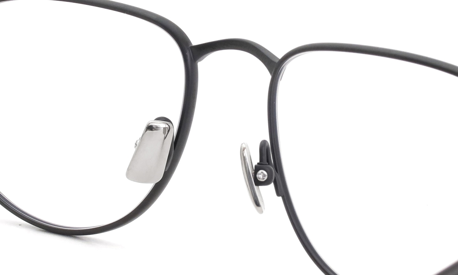 PETER AND MAY ピーターアンドメイ メガネ TT20 SAVANT col.MBK MATTE BLACK ブリッジ裏とパットのディテール