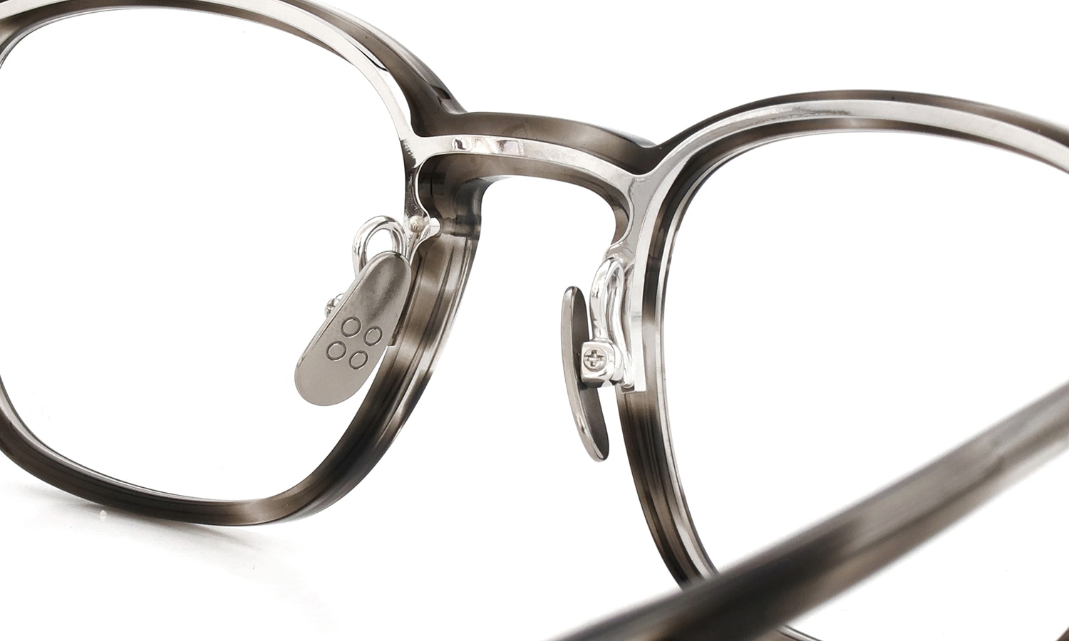YELLOWS PLUS メガネ通販 BRUNO C434 gray turtle/silver  パットとブリッジを後ろか見た状態