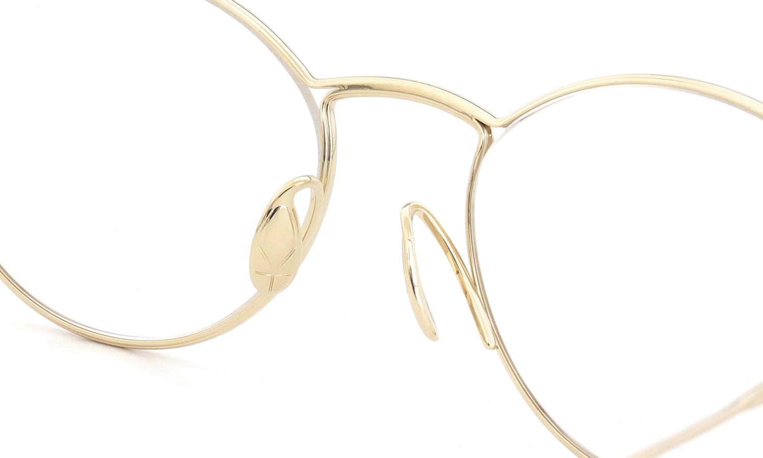 YUICHI TOYAMA. メガネ通販 U-183 Ivy col.01 White gold ブリッジ裏とパットのディテール