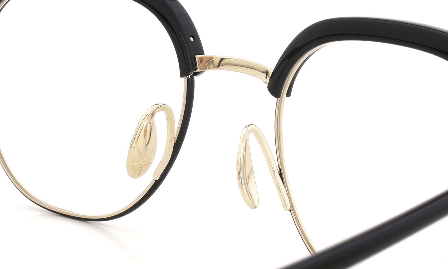 YUICHI TOYAMA. メガネ通販 U-184 DUD col.01 Black /White gold + Semi matt black ブリッジ裏とパットのディテール