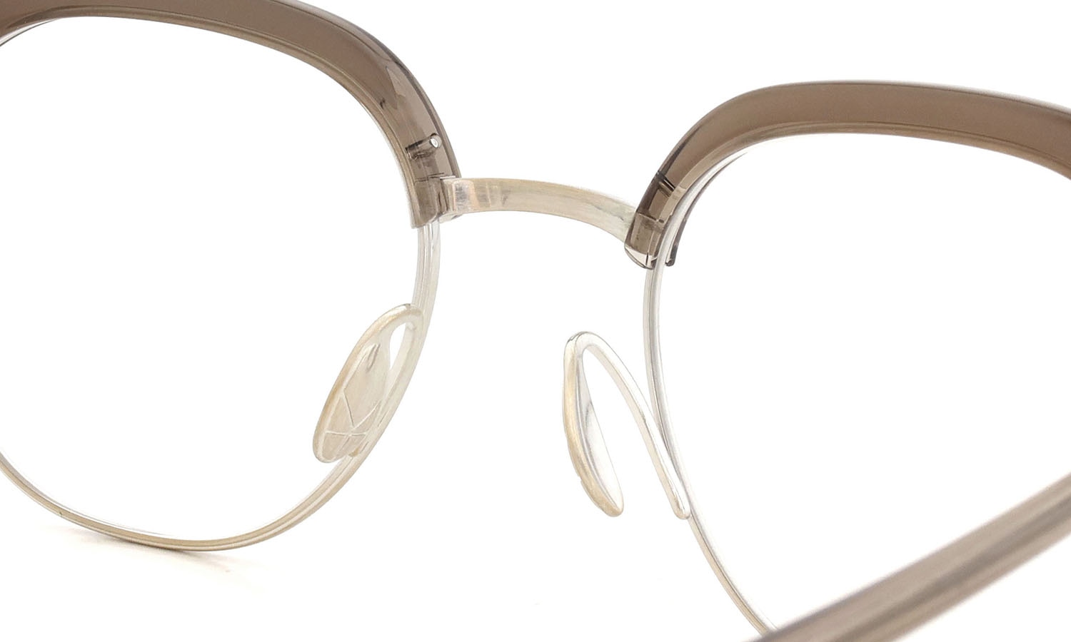 YUICHI TOYAMA. メガネ通販 U-184 DUD col.03 Clear brown /Omomuki ブリッジ裏とパットのディテール