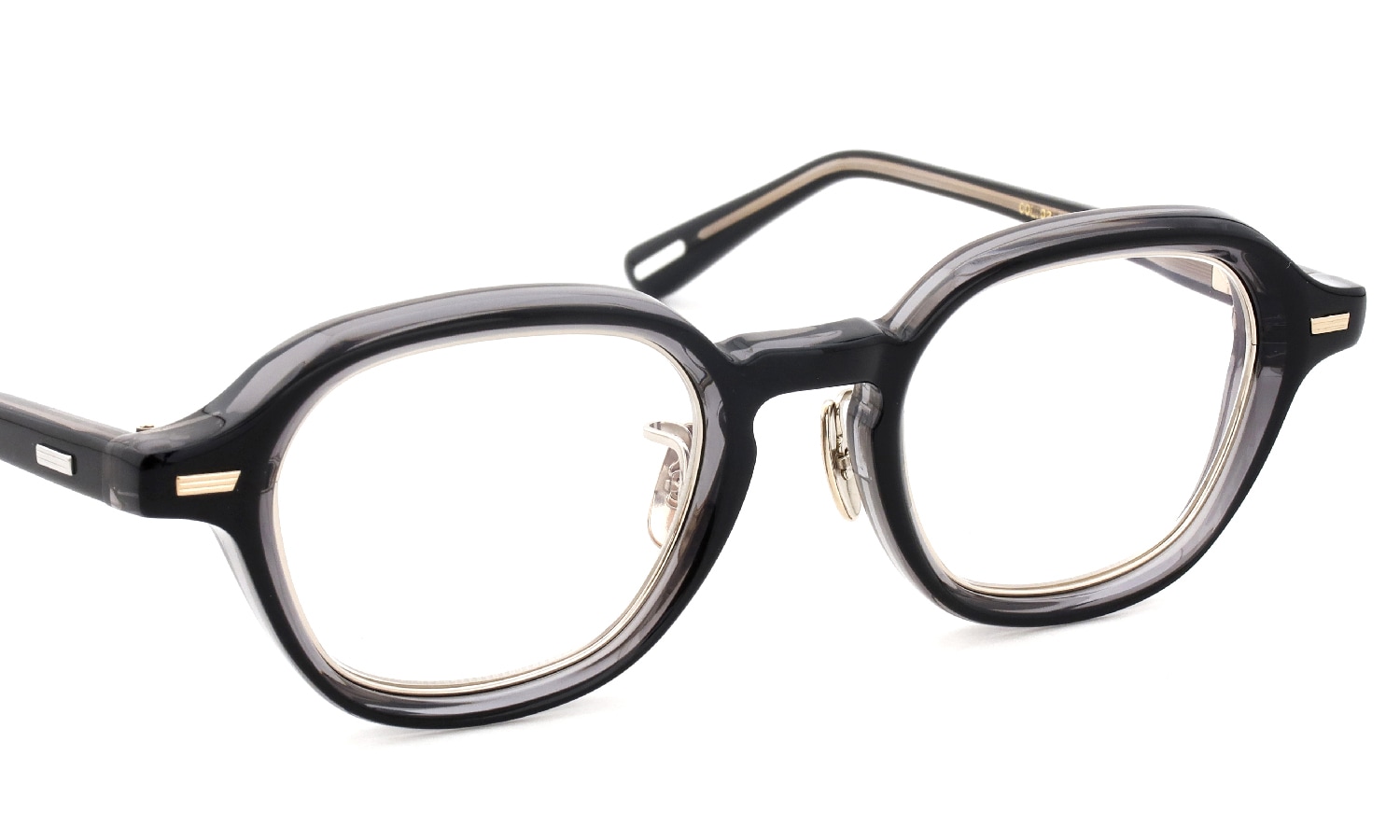 YUICHI TOYAMA:5 メガネ通販 BEACON col.02