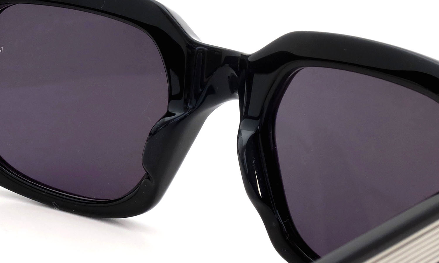 JACQUESMARIEMAGE サングラス ALDO col.Bloodstone /Jet JMMLD-6P ブリッジ裏とパットのディテール