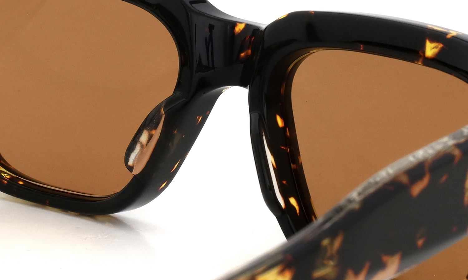 JACQUESMARIEMAGE サングラス FELLINI col.Tokyo /Orange JMMFE-H14 ブリッジ裏とパットのディテール