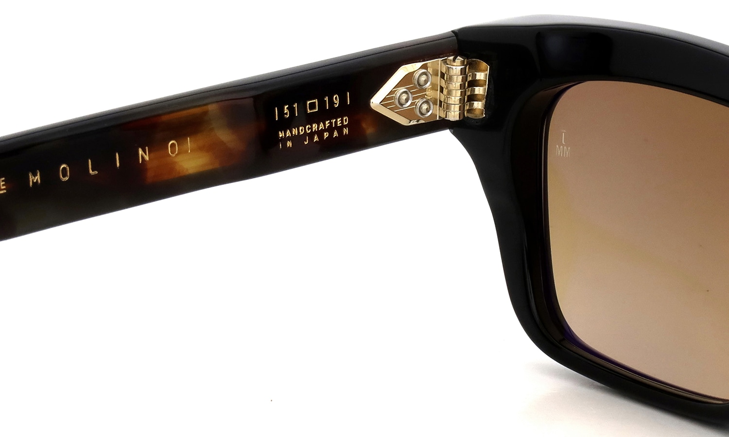 JACQUESMARIEMAGE サングラス MOLINO col.Noir-15 /Brass Gradient JMMML-15A 左側ヒンジ裏と左テンプルの刻印