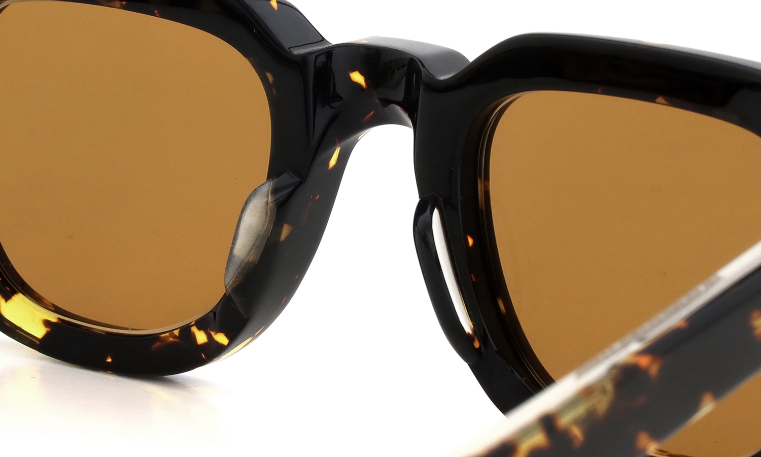 JACQUESMARIEMAGE サングラス VENDOME col.Tokyo /Orange ブリッジ裏側とパットのディテール