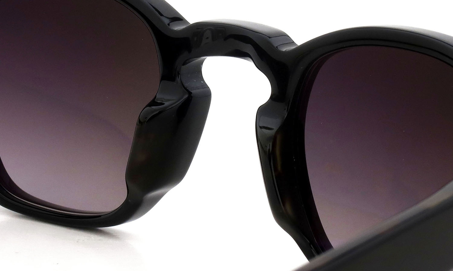 JACQUESMARIEMAGE サングラス通販 ZEPHIRIN44 col.Noir-11 /Jet Gradient JMMZP-11A ブリッジ裏とパットのディテール