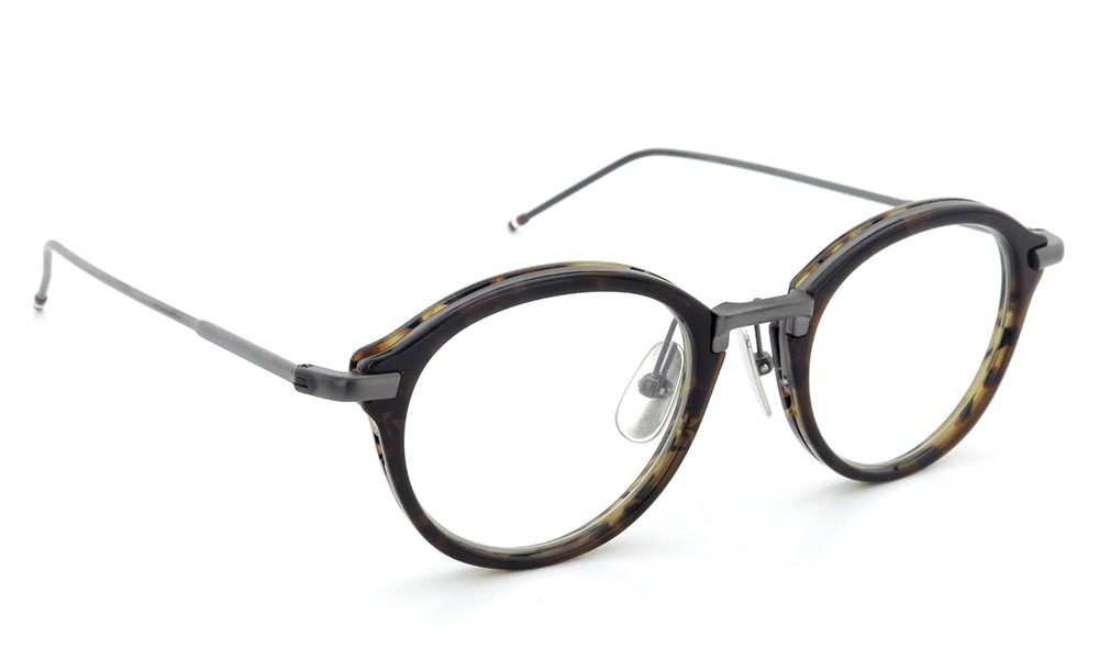 テンプルカラーはシルバーですTHOM BROWNE トムブラウン TB-011C-46