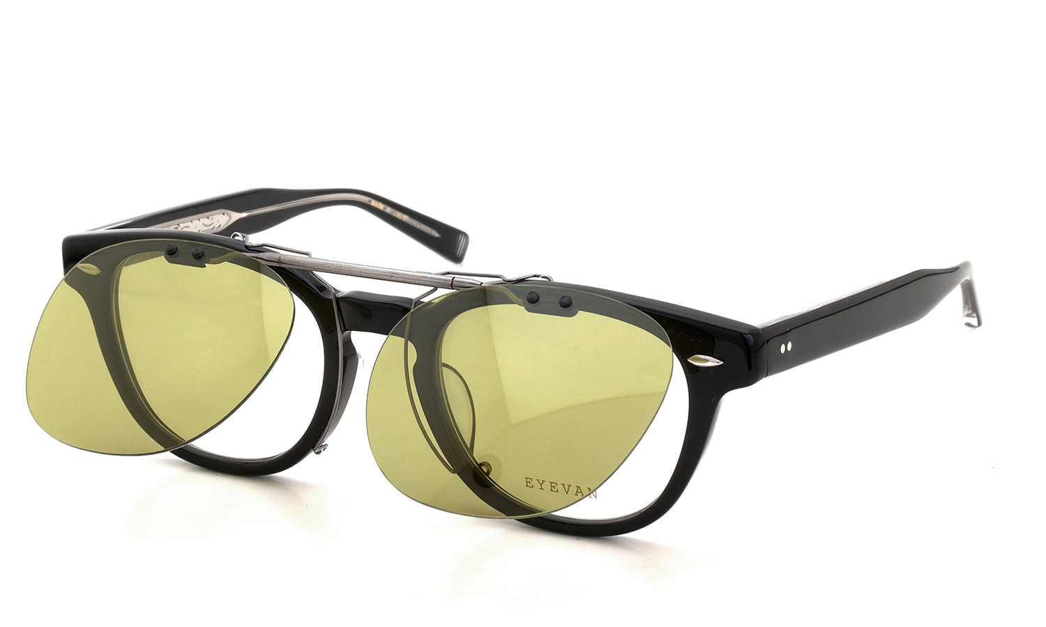 EYEVAN Webb専用 クリップオンサングラス DY ダーティーイエロー 濃度：60.1% 一段階跳ね上げた状態